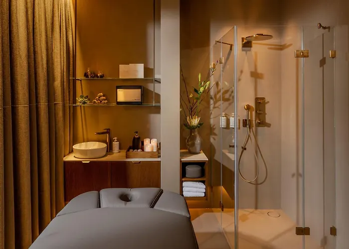 Hotel with Tennis: Grand Hotel Zermatterhof