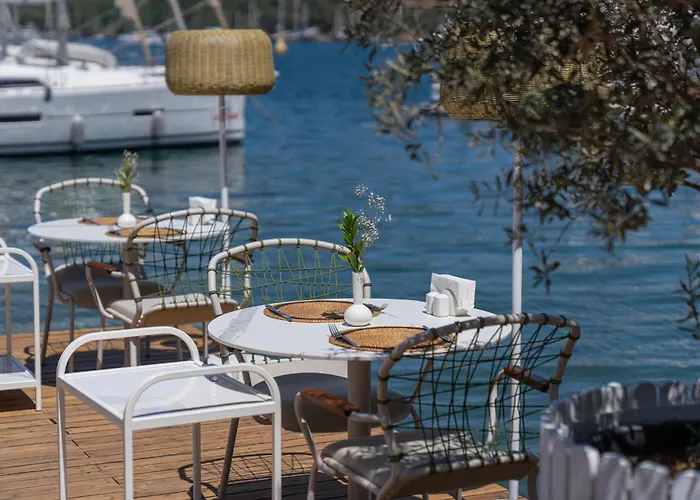 Yacht Classic - Boutique Class