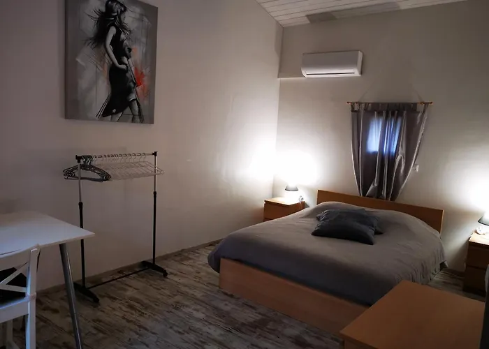 HELLO Location 15 personnes Draguignan