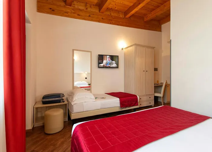 Simon Hotel