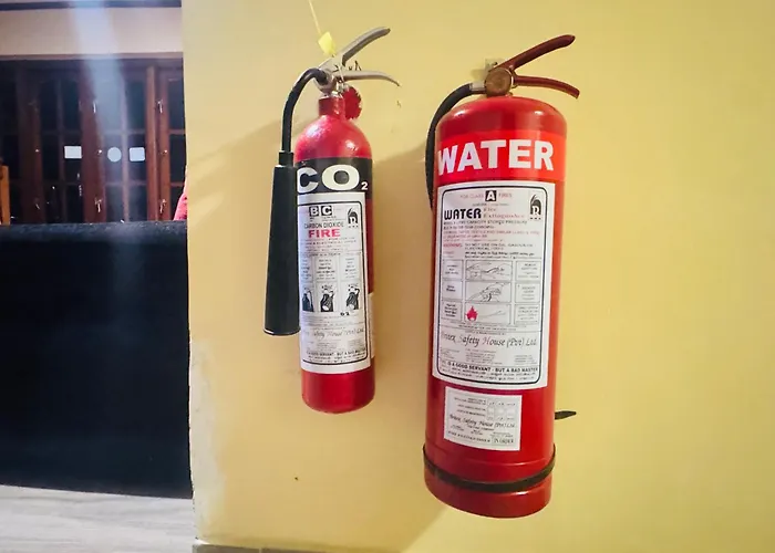 Hotel with Tennis: Blue Moon Hotel