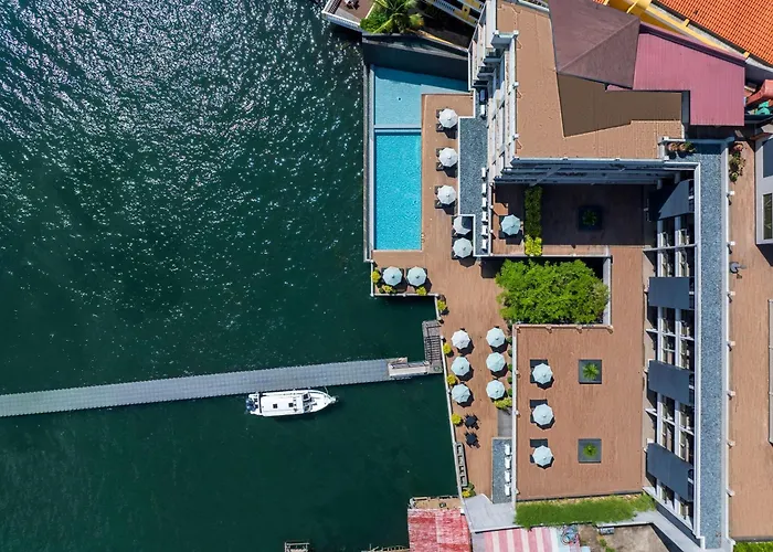 Two Seasons Coron Bayside