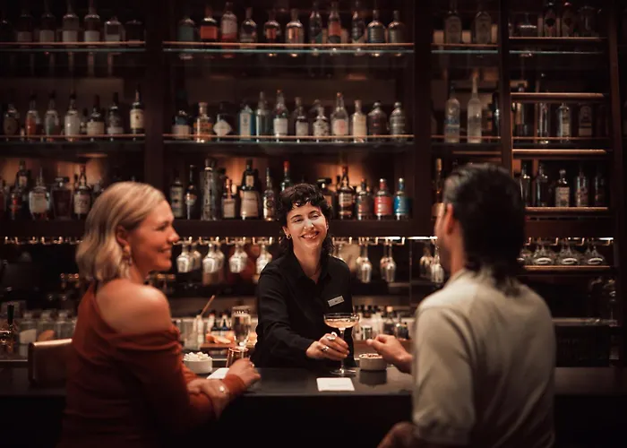 5 star hotel: Next Hotel Melbourne, Curio Collection By Hilton