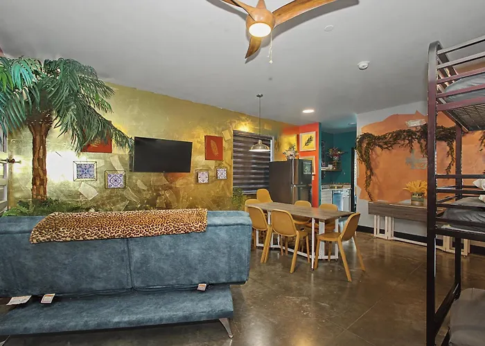 Miami Beach Vibe Deluxe Suite For 10 With Pool