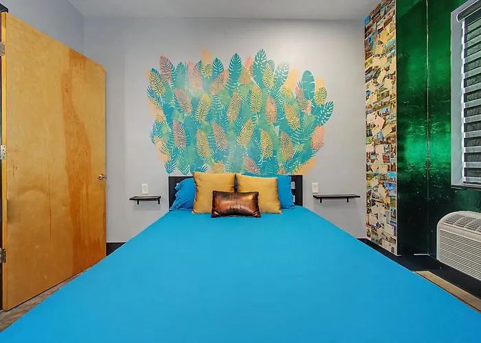 Miami Beach Vibe Deluxe Suite For 10 With Pool