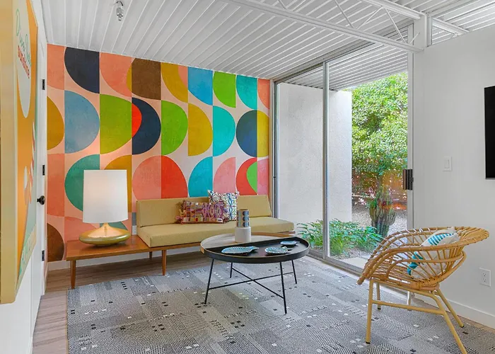 Airport Hotel: Limon Palm Springs A Luxury Boutique Hotel