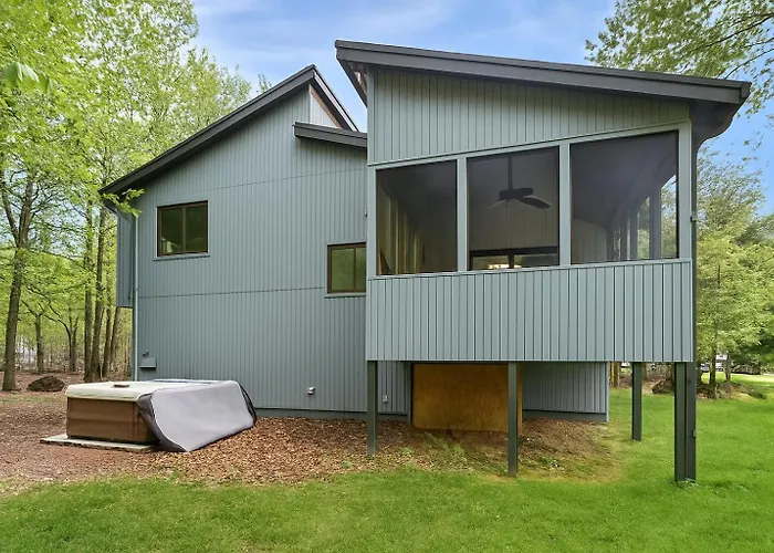 Poconos Hideaway - Woods & Wildlife