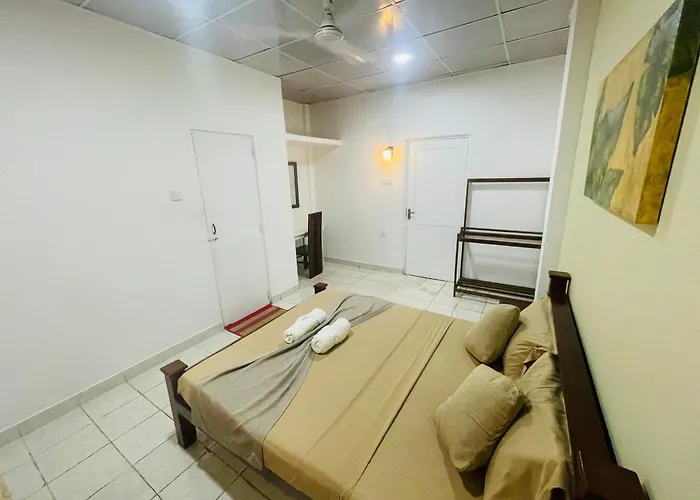 Lake Round Guest House