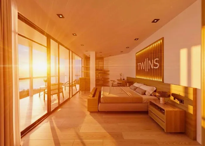 The Ibiza Twiins - 4* Sup