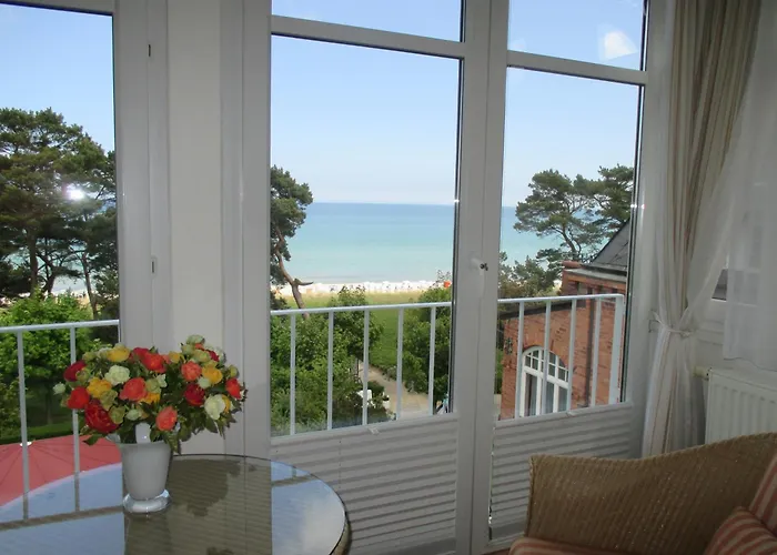 FeWo direkt am Strand mit Meerblick und Südbalkon, Villa Freia 27, Binz