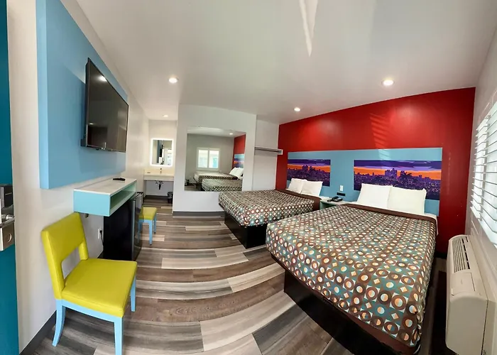 La Casa , Los Angeles - Burbank Airport
