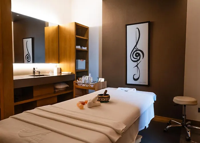 Beach hotel: Gulf Hotel Bahrain Convention And Spa