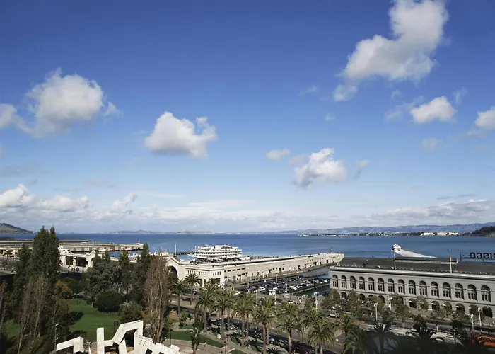 Pet Friendly hotel: Hyatt Regency San Francisco