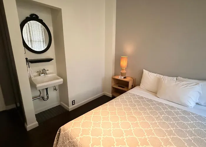 Touchstone Hotel - City Center