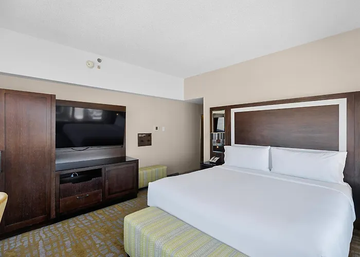 Hotel with pool: Holiday Inn San Francisco - Golden Gateway Newly Renovated With No Resort Fee