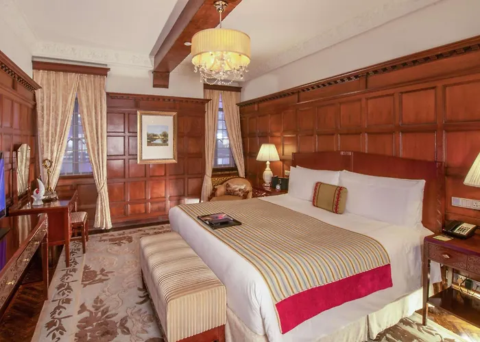 Jacuzzi hotel: Fairmont Peace Hotel On The Bund