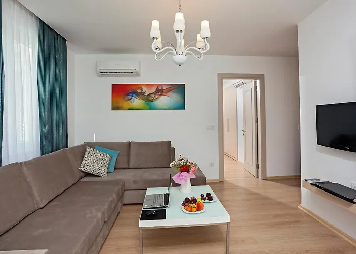 The Room Hotel & Apartments