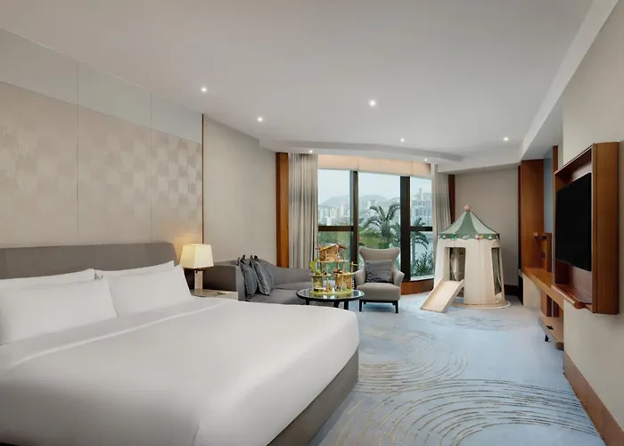 Hotel with view: Kerry Hotel Hong Kong By Shangri-La