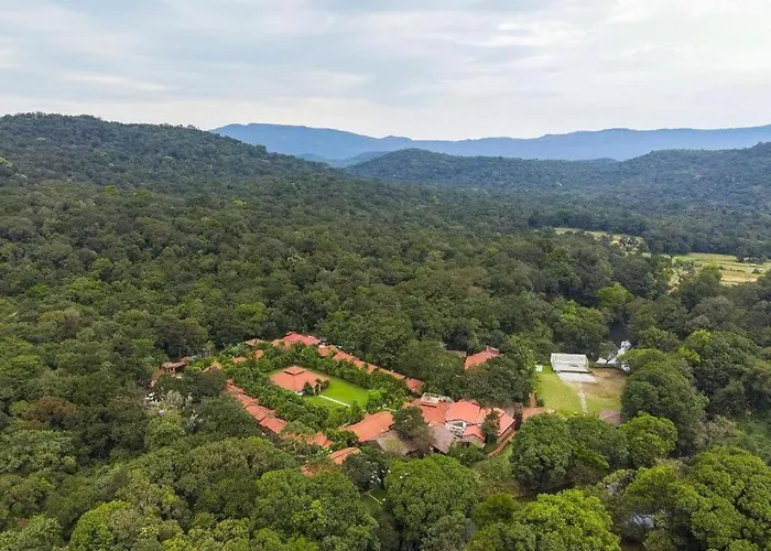 Shangri-La Jungle Village Resort