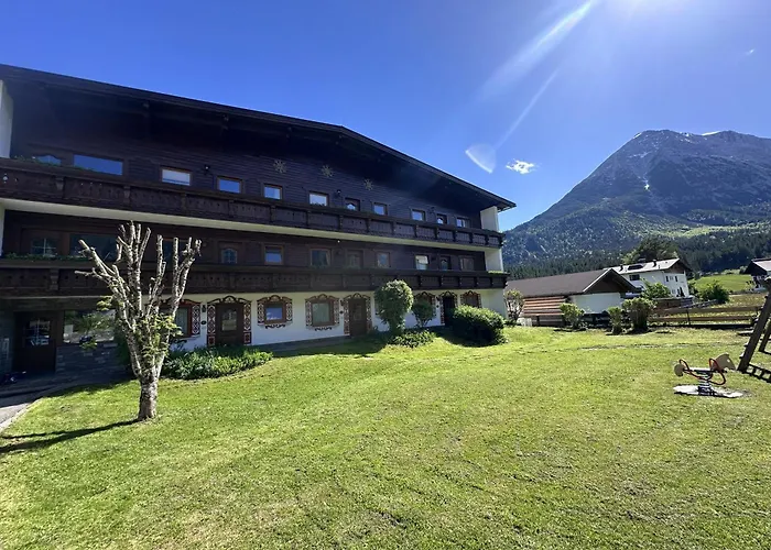 Ferienwohnungen Chalet Cristall