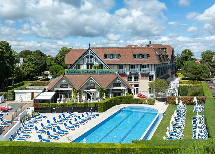 Renaissance Paris Hippodrome de St. Cloud Hotel