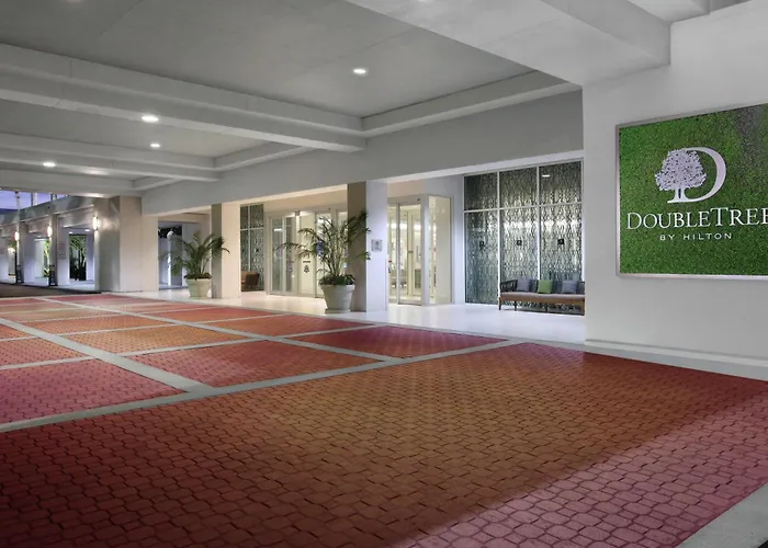 Romantic hotels Doubletree By Hilton At The Entrance To Universal Orlando