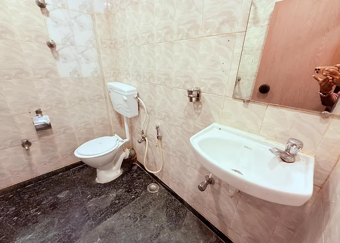 Kid friendly hotel Highway Inn Andheri East