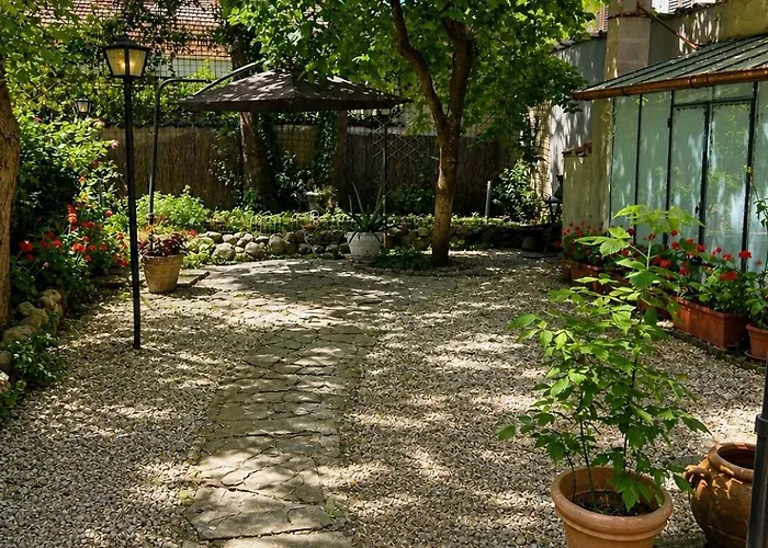 La Petite Maison