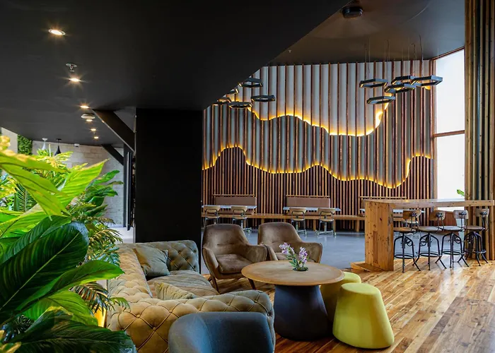 Giraffe Beach Hotel