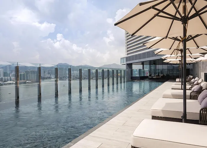 5 star hotel: Hyatt Centric Victoria Harbour