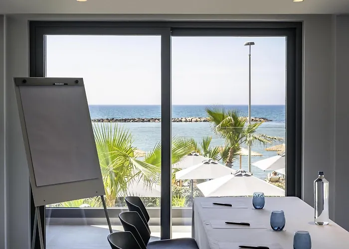 Hôtel avec vue: Mercure Larnaca Beach Resort