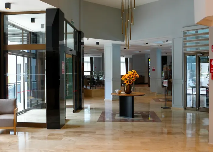 Marbel Hotel By Palmwings