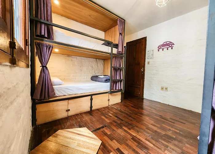 MedioMundo Hostel