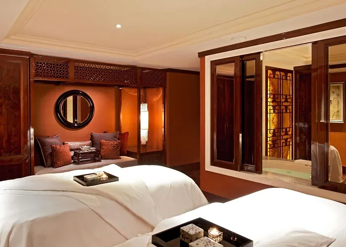 Fairmont Peace Hotel On The Bund
