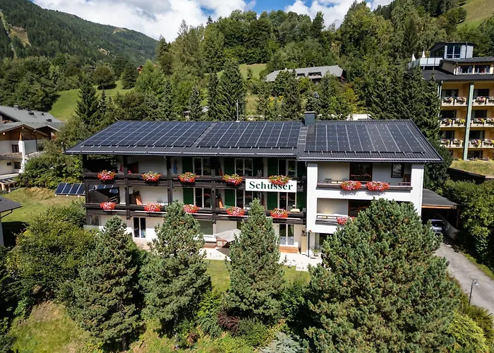 Gästehaus Schusser an der Therme, Frühstück, Doppelzimmer und Ferienwohnung