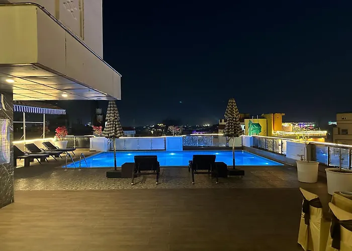 Hotel Atulyaa Taj
