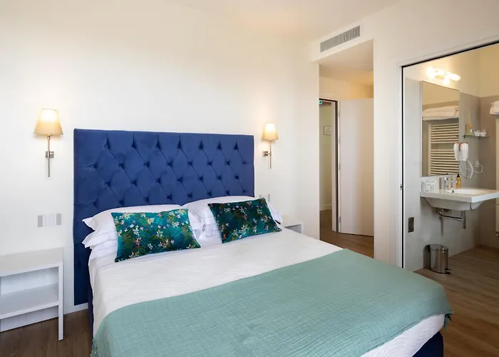 Una Hotels Imperial Beach Hotel