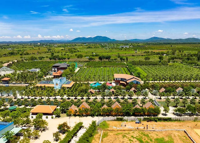 Hoàng Long Tropical - Farmstay