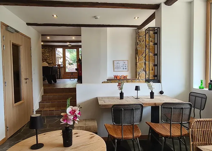 Le Vernay En Savoie - Petit Hotel Nature