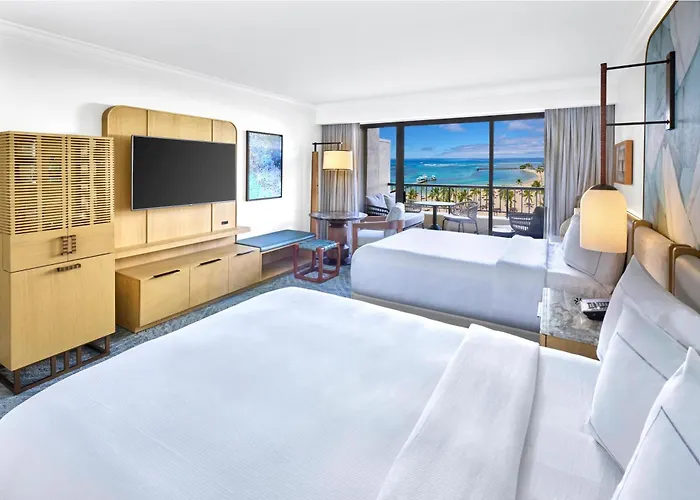 Hilton Hawaiian Village Waikiki Beach
