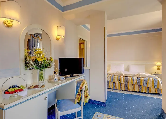 Hotel Bristol Buja