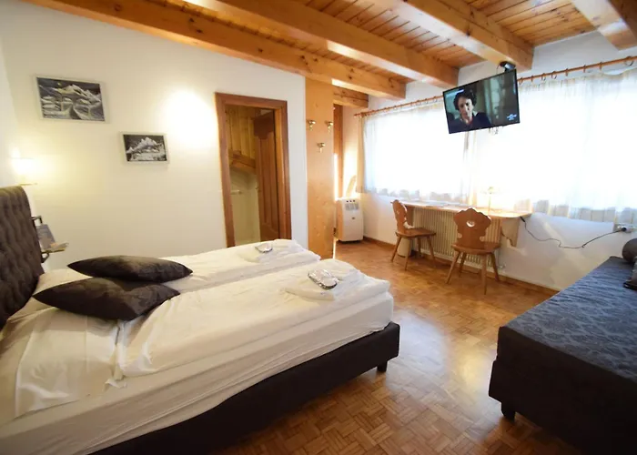 Albergo Miravalle-Tre Cime Views