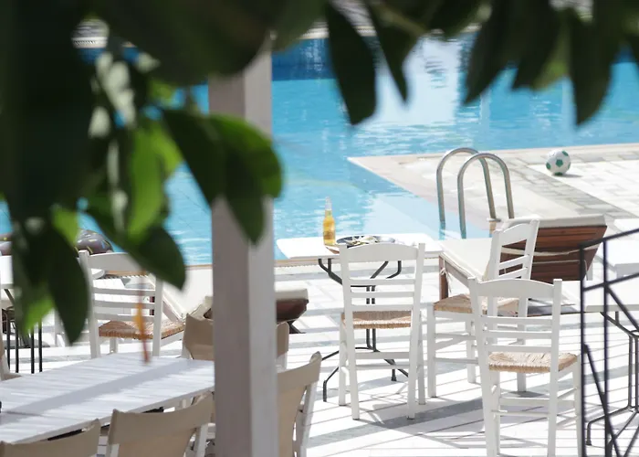 Armadoros Hotel / Ios Backpackers
