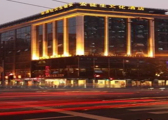 Central hotel: Shanghai Andersen Culture Hotel - The Bund