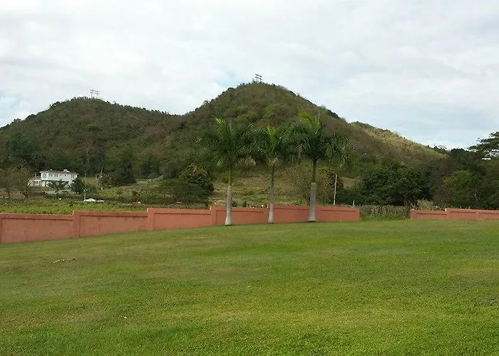 Tres Palmas Inn And Villas