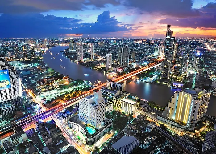Centre Point Plus Hotel Silom - Newly Renovated