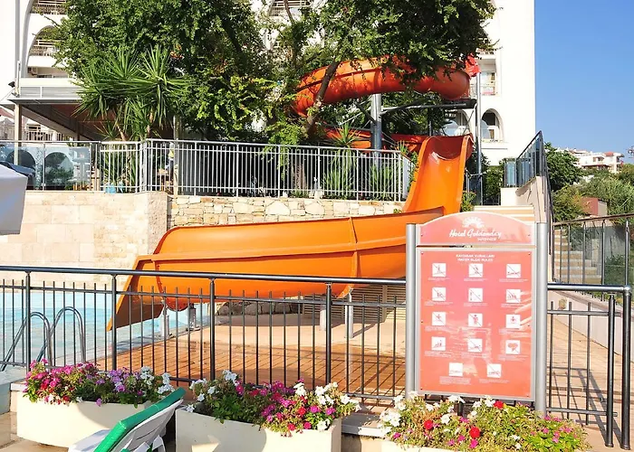 Hotels with pool Goldenday Wings