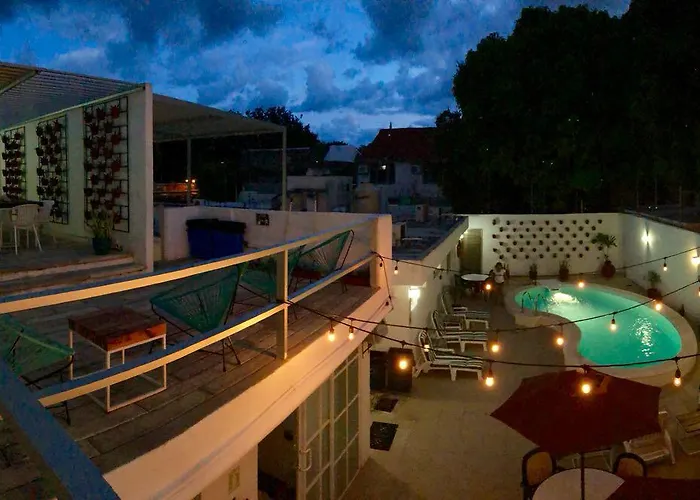 Moloch Hostel & Suites