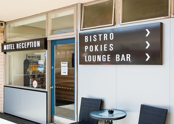 Cheap hotel: Bay Motel Hotel