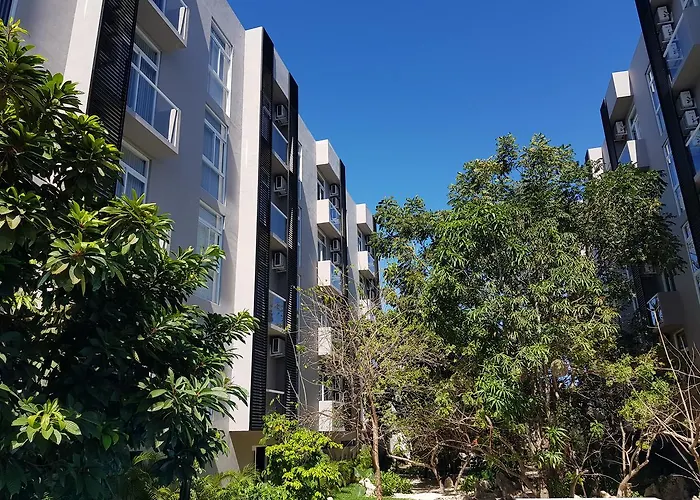  Riviera Towers